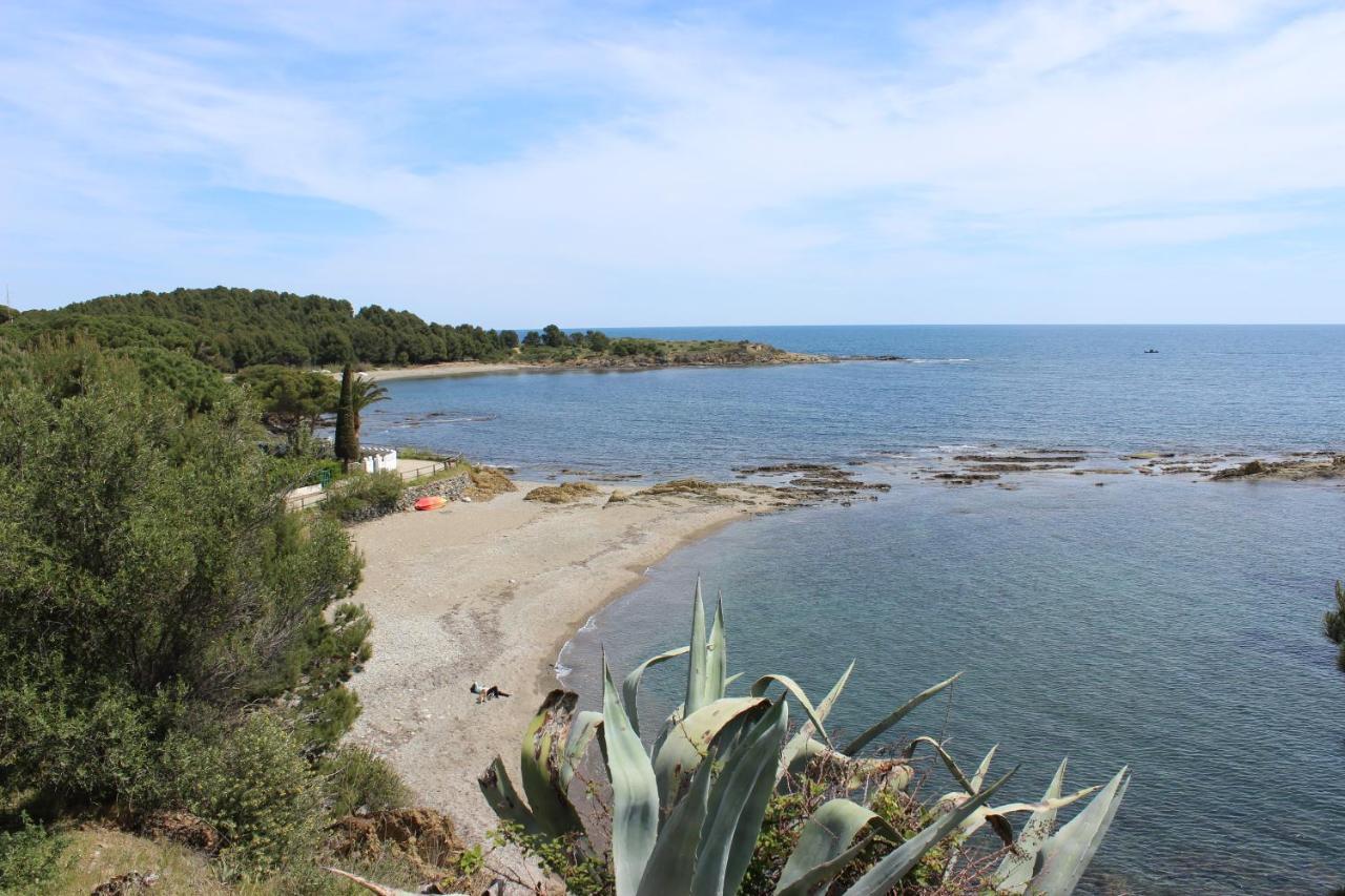 A Chic Four-Person Apartment By The Beach At Cap Ras Llança 외부 사진